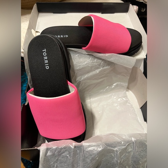 Chunky Platform Sandals Torrid Size 9WW NEW! Neon Pink - Picture 9 of 12